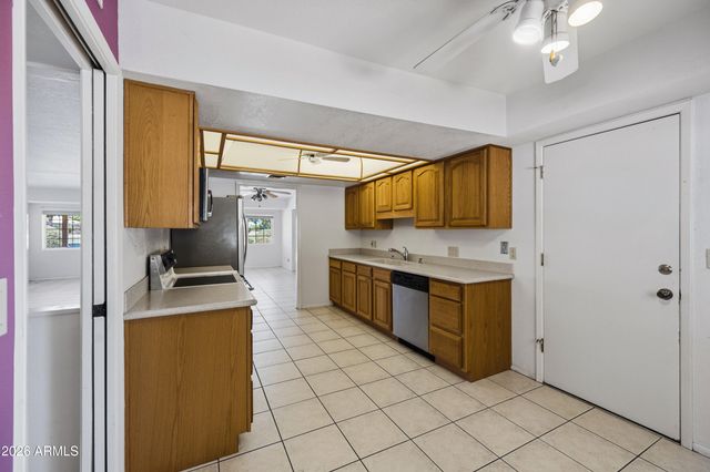 6233 E CAMELOT Drive, Mesa, AZ 85215