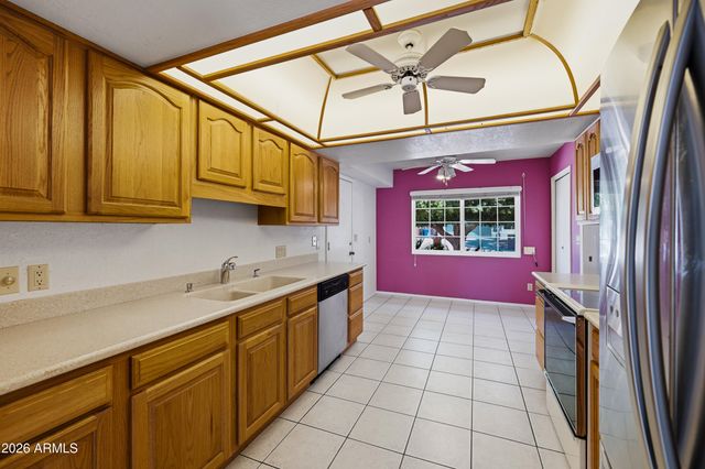 6233 E CAMELOT Drive, Mesa, AZ 85215