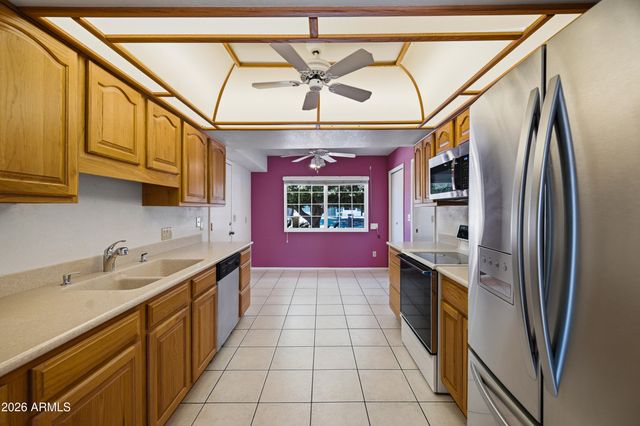 6233 E CAMELOT Drive, Mesa, AZ 85215