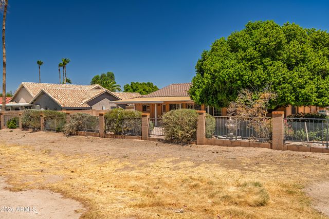 6233 E CAMELOT Drive, Mesa, AZ 85215