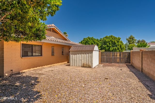 6233 E CAMELOT Drive, Mesa, AZ 85215