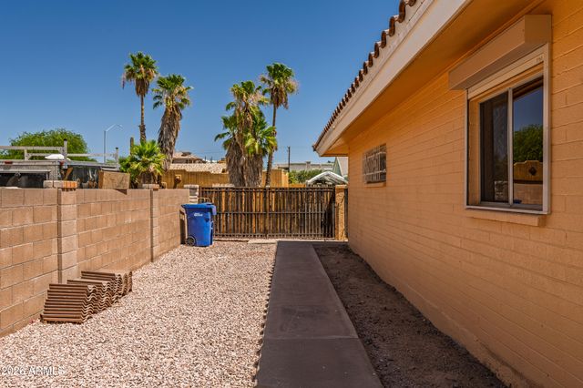 6233 E CAMELOT Drive, Mesa, AZ 85215