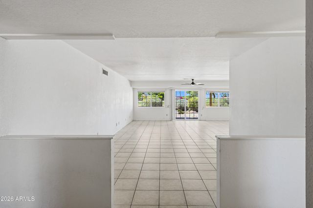 6233 E CAMELOT Drive, Mesa, AZ 85215