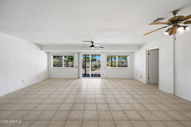6233 E CAMELOT Drive, Mesa, AZ 85215