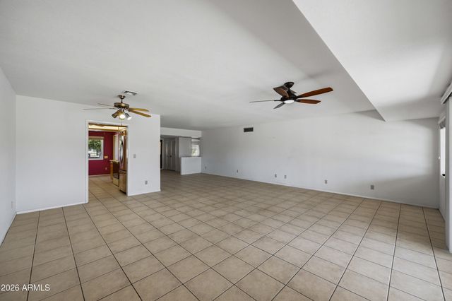6233 E CAMELOT Drive, Mesa, AZ 85215