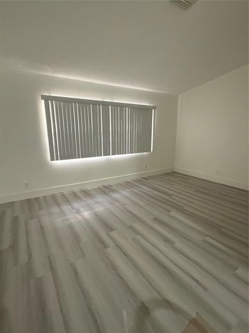 3037 NW 92nd Ave, Coral Springs, FL 33065