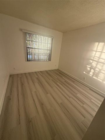 3037 NW 92nd Ave, Coral Springs, FL 33065