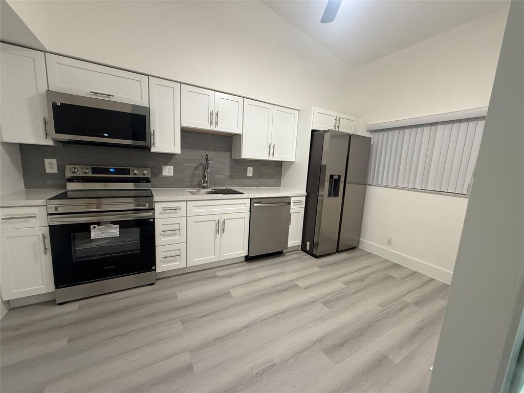 3037 NW 92nd Ave, Coral Springs, FL 33065