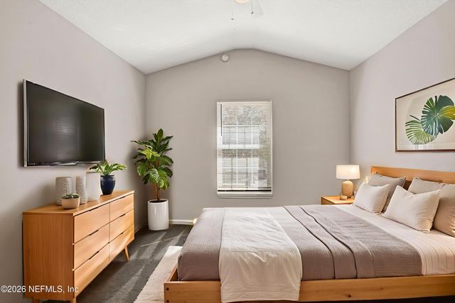 1892 BISCAYNE BAY Circle, Jacksonville, FL 32218