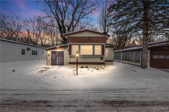 84 Carefree Lane, Cheektowaga, NY 14227