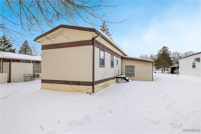 84 Carefree Lane, Cheektowaga, NY 14227