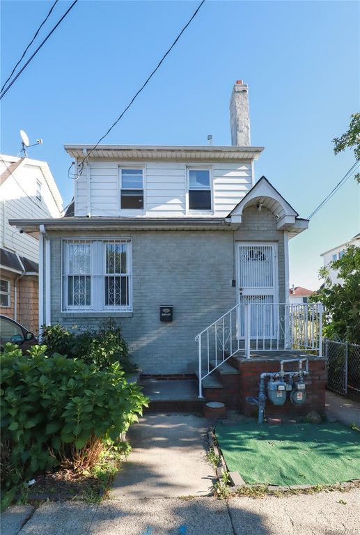 137-58 Kalmia Avenue, Flushing, NY 11355 — exterior