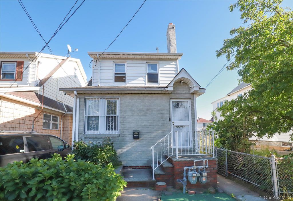 137-58 Kalmia Avenue, Flushing, NY 11355 — photo 2