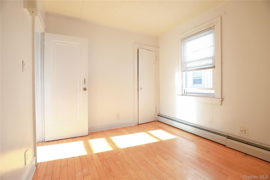 137-58 Kalmia Avenue, Flushing, NY 11355 — photo 5