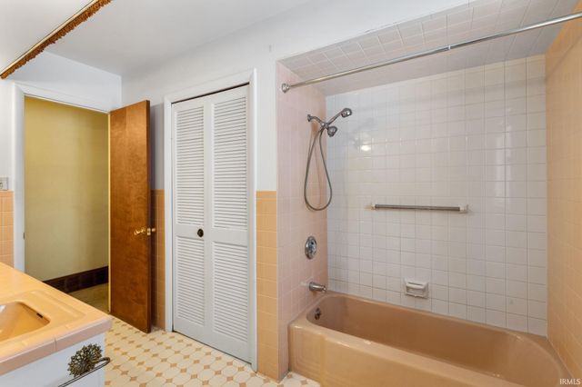 59147 Wilray Drive, Elkhart, IN 46517