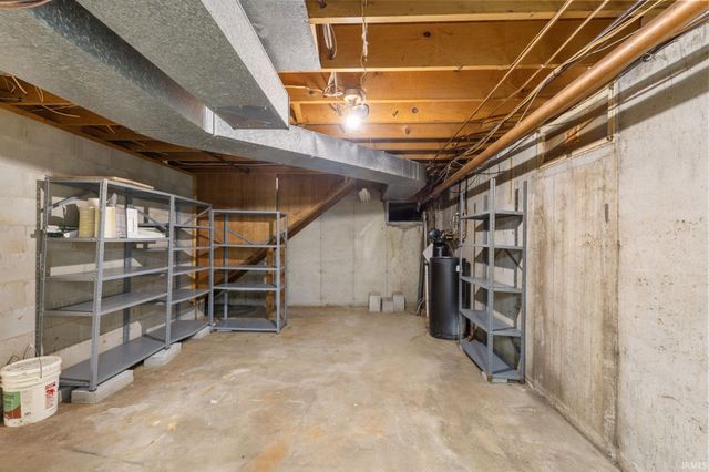 59147 Wilray Drive, Elkhart, IN 46517