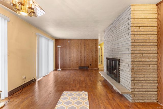 59147 Wilray Drive, Elkhart, IN 46517