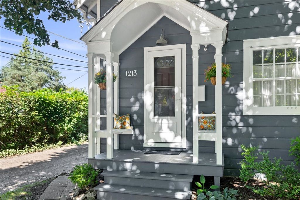 1213 Oakton Street, Evanston, IL 60202 — photo 2