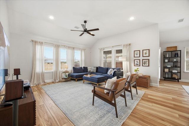 809 Mildren Lane, Fate, TX 75087