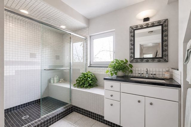 26 Circuit Ave, Newton, MA 02461