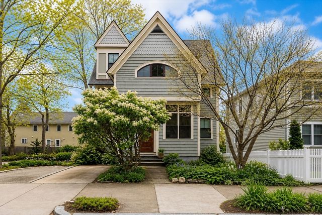 26 Circuit Ave, Newton, MA 02461