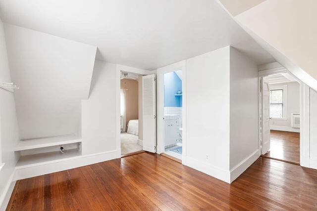 26 Circuit Ave, Newton, MA 02461