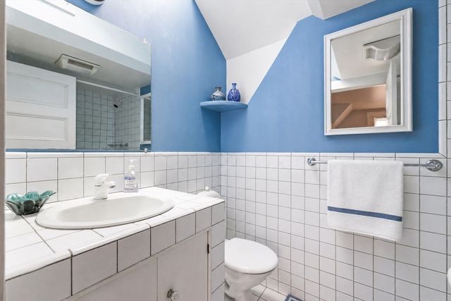 26 Circuit Ave, Newton, MA 02461
