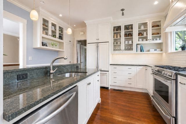 26 Circuit Ave, Newton, MA 02461
