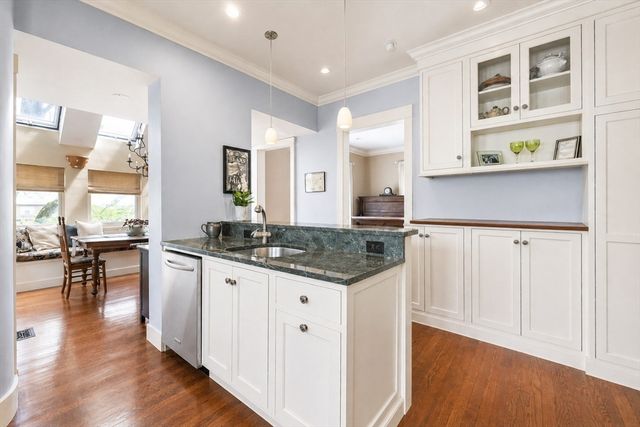 26 Circuit Ave, Newton, MA 02461