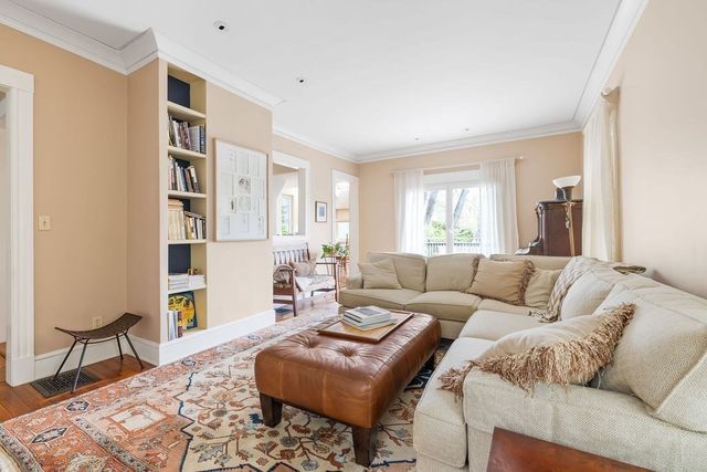 26 Circuit Ave, Newton, MA 02461