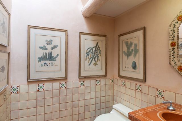 870 Paseo de Don Carlos, Santa Fe, NM 87501