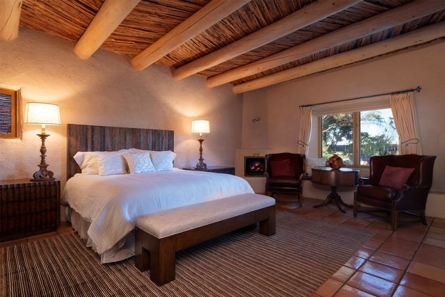 870 Paseo de Don Carlos, Santa Fe, NM 87501