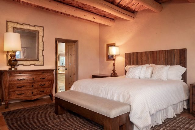 870 Paseo de Don Carlos, Santa Fe, NM 87501
