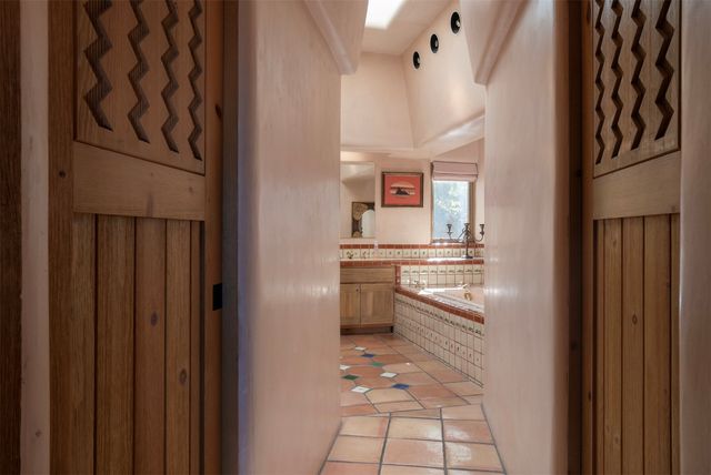 870 Paseo de Don Carlos, Santa Fe, NM 87501