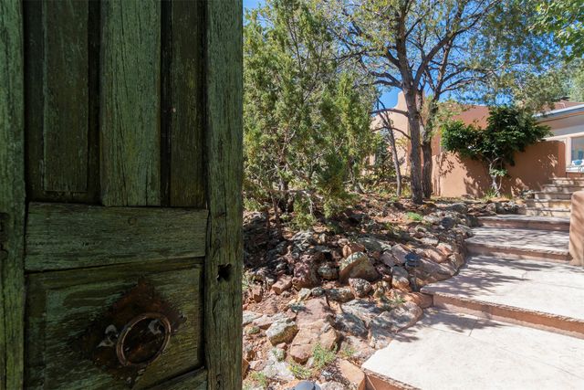 870 Paseo de Don Carlos, Santa Fe, NM 87501