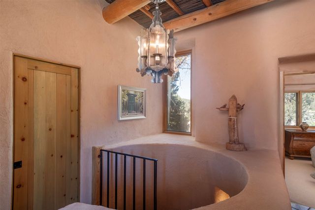 870 Paseo de Don Carlos, Santa Fe, NM 87501