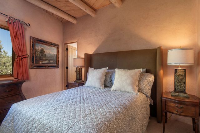 870 Paseo de Don Carlos, Santa Fe, NM 87501