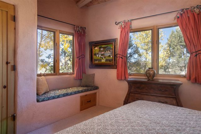 870 Paseo de Don Carlos, Santa Fe, NM 87501