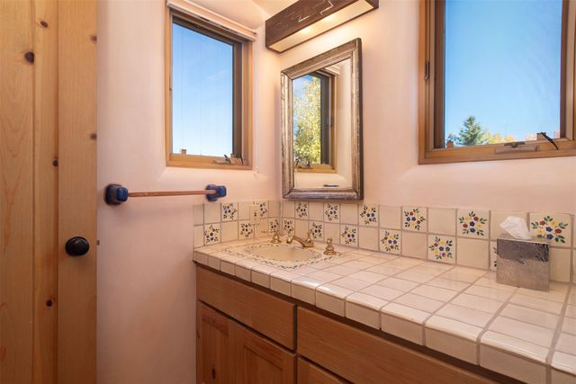 870 Paseo de Don Carlos, Santa Fe, NM 87501