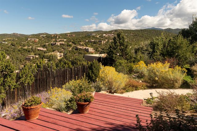 870 Paseo de Don Carlos, Santa Fe, NM 87501