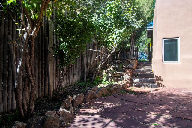 870 Paseo de Don Carlos, Santa Fe, NM 87501