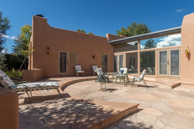 870 Paseo de Don Carlos, Santa Fe, NM 87501