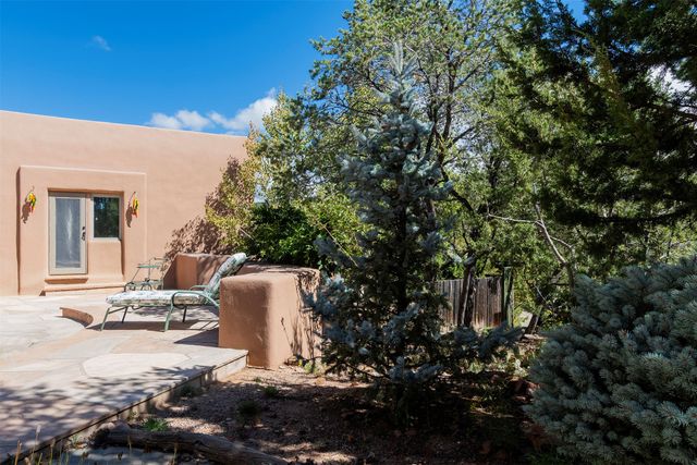 870 Paseo de Don Carlos, Santa Fe, NM 87501