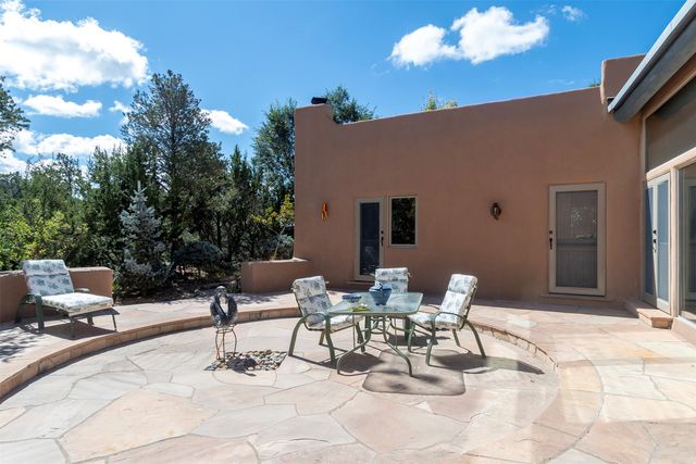 870 Paseo de Don Carlos, Santa Fe, NM 87501