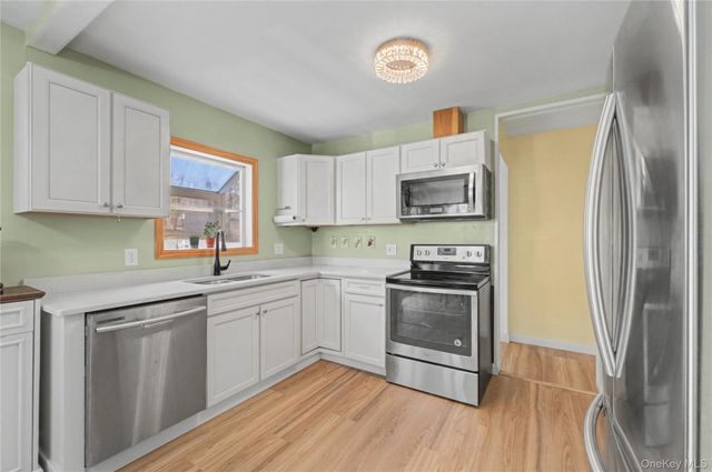 10 Horizon Hill Drive, Poughkeepsie, NY 12603