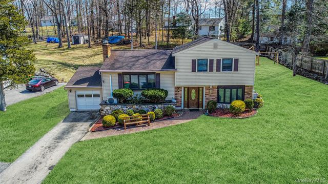 10 Horizon Hill Drive, Poughkeepsie, NY 12603