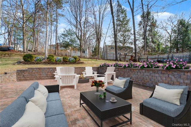 10 Horizon Hill Drive, Poughkeepsie, NY 12603