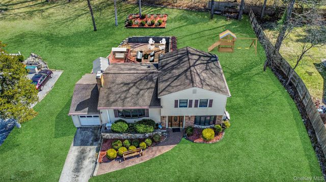 10 Horizon Hill Drive, Poughkeepsie, NY 12603