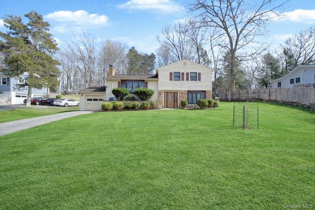 10 Horizon Hill Drive, Poughkeepsie, NY 12603