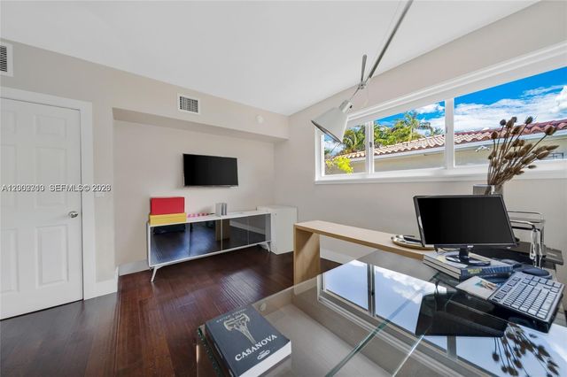 3531 SW 1st Ave ., Miami, FL 33145